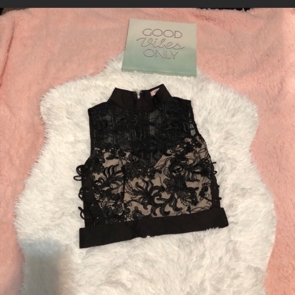 Tops - Free gift- NWOT Lace crop top